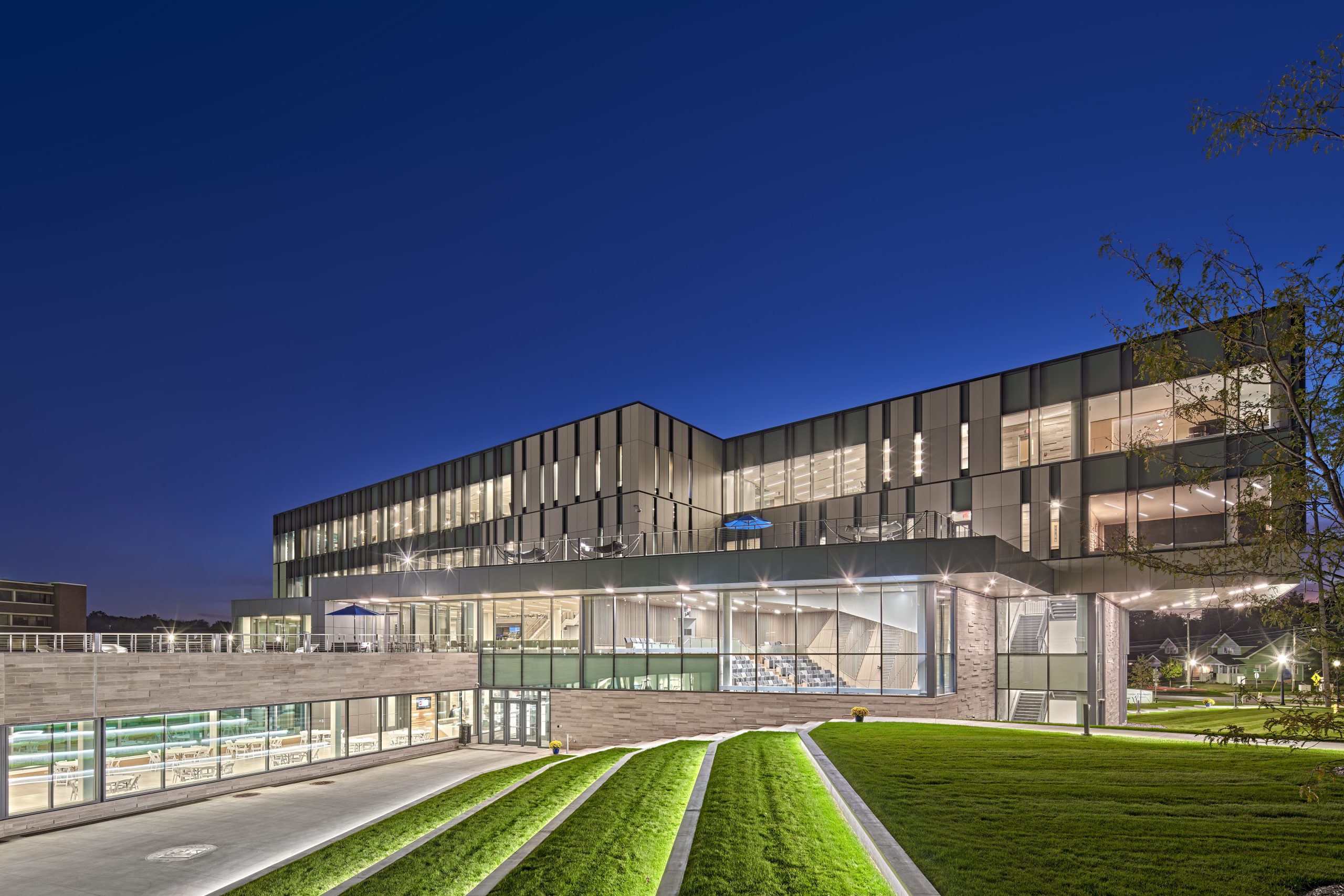 Kettering Learning Commons October Exterior 020